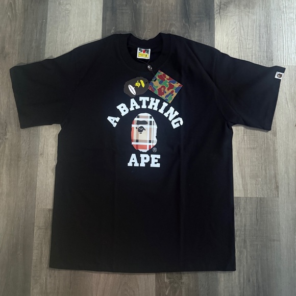 Bape A Bathing Ape Burberry Plaid Ape Head Black T Shirt Camo NWT Tee Men Size M - Picture 1 of 8
